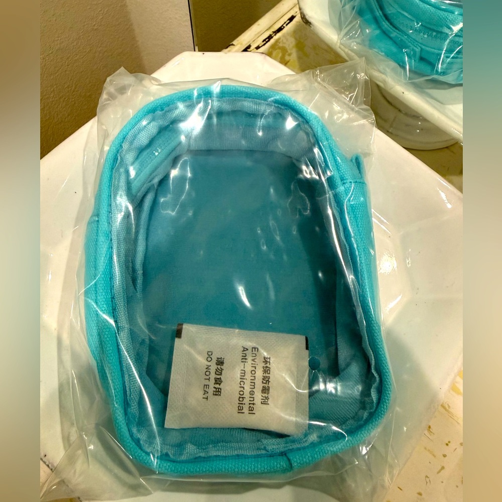 POP MART Blue plush doll display bag for Labubu, Skullpanda, Dimoo, Crybaby doll
